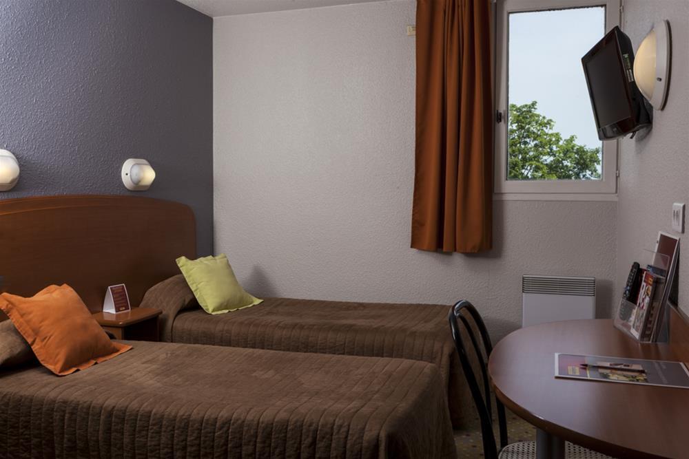 Brit Hotel Essentiel Tours Nord Kültér fotó